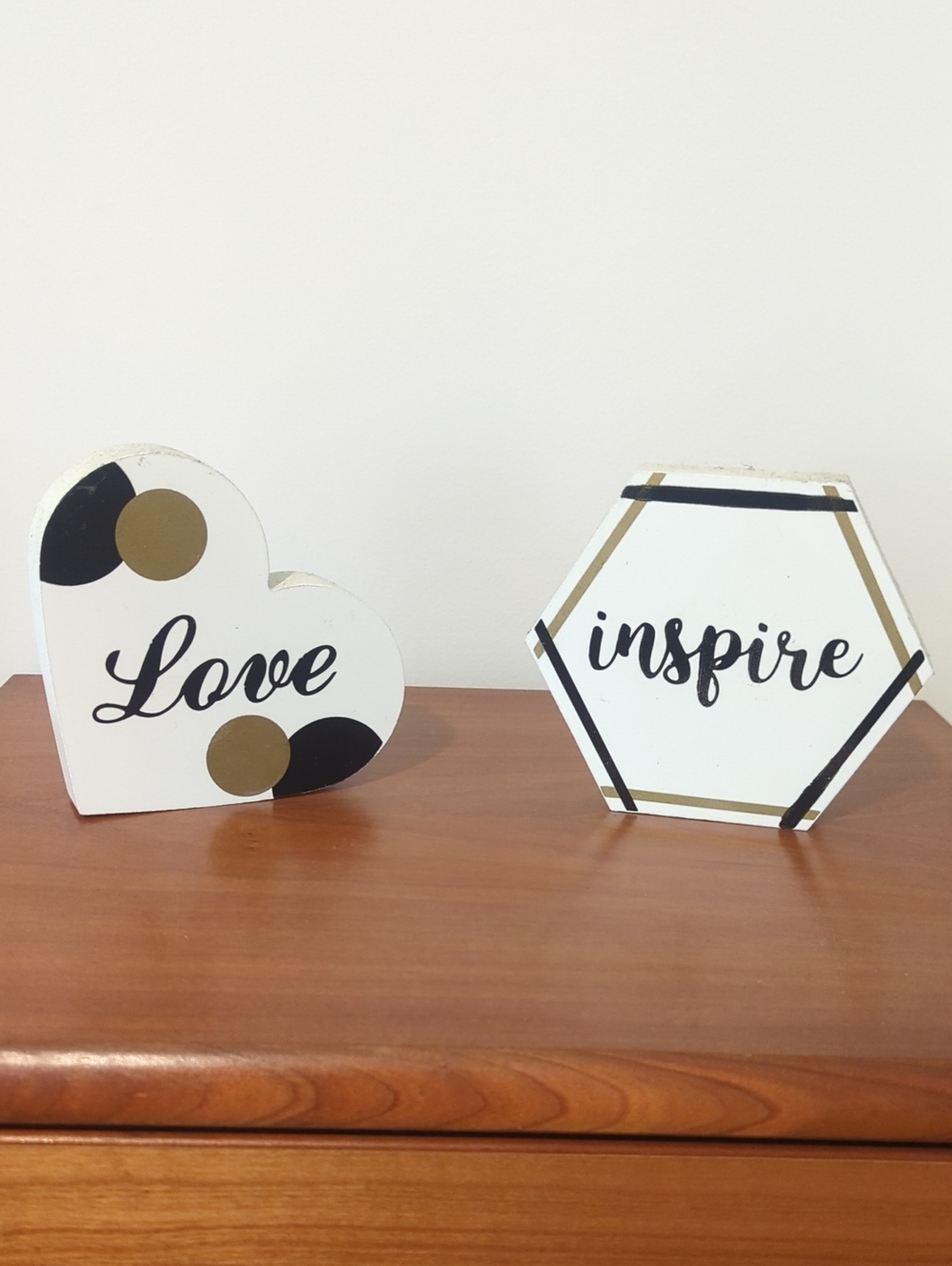 White "Love" and "Inspire" Decorative Plaques - Set of 2